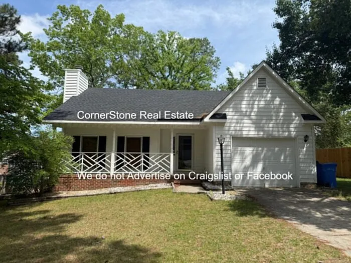 1267 Exeter Ln — Photo 1