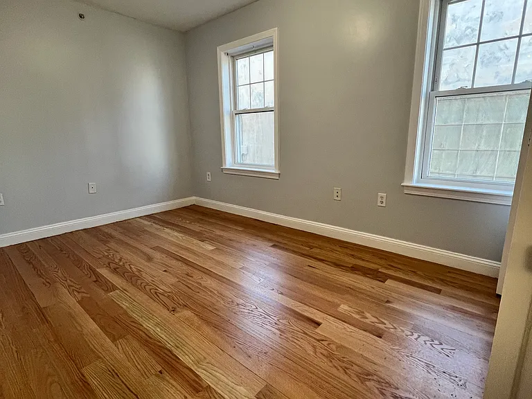 1613 Dorchester Ave — Photo 6
