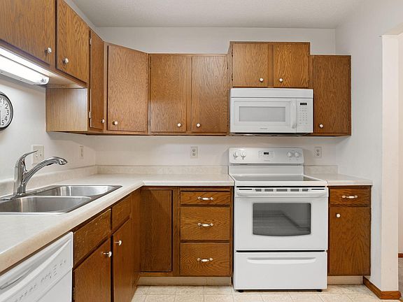 3rd image of 1200 18th Ave NW APT 111