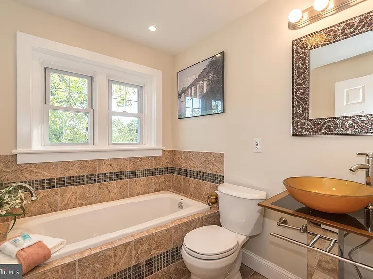 412 Norristown Rd — Photo 11