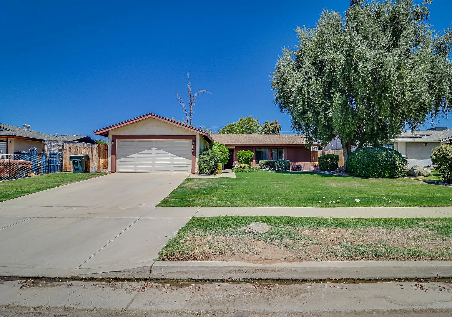 Northeast Bakersfield 3+2 — Photo 1
