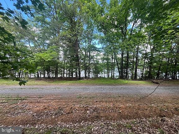 2nd image of Southwood Drive Lake Front
