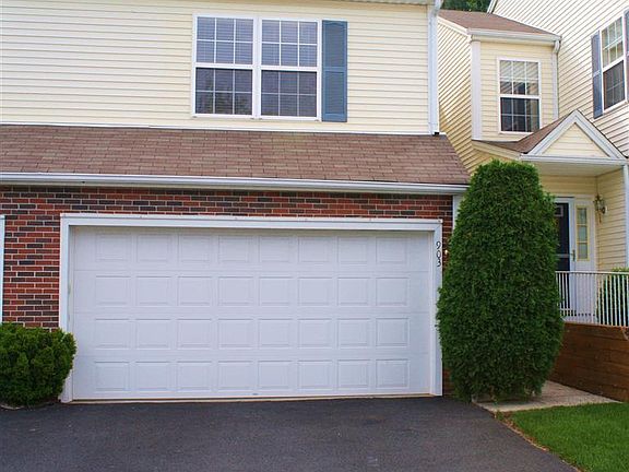 2nd image of 903 Brentwood Dr