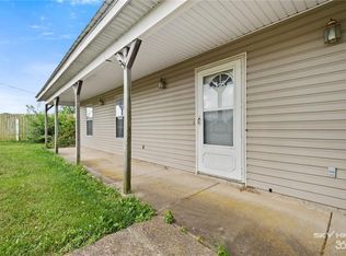 1015 E Apple Blossom Ave, Springdale, AR 72764