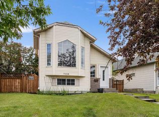 7136 E Laguna Way NE, Calgary, AB T1Y 7B2