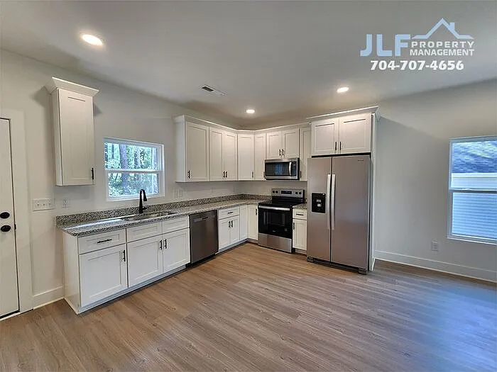 217 Carlie St — Photo 4