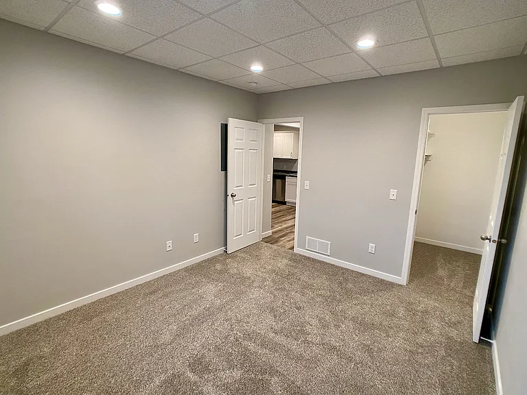107 Main St E #3 — Photo 6