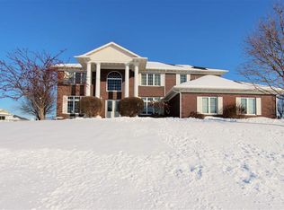1934 Partridge Ln, Waterloo, IA 50701