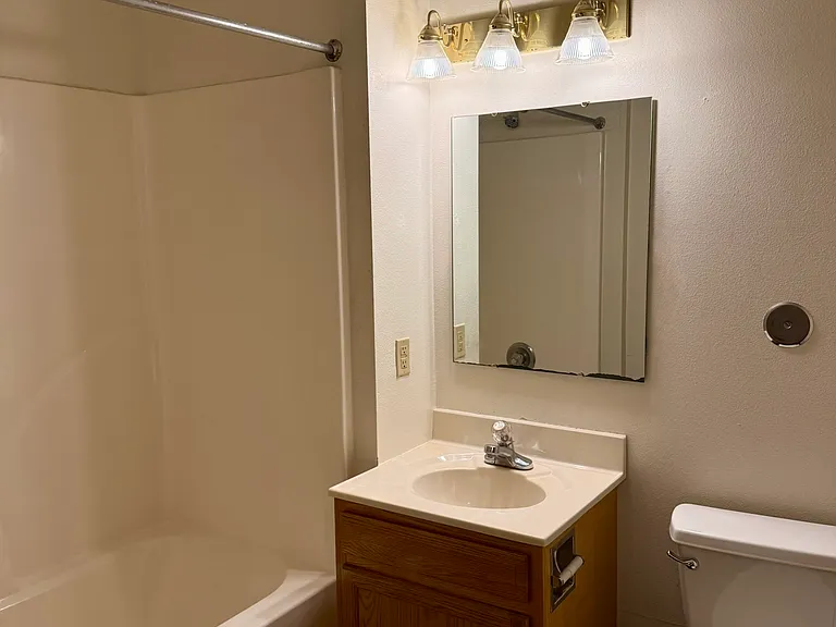 512 S Dubuque St #2 — Photo 8