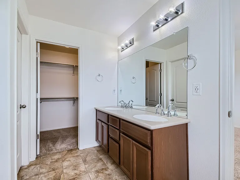 13000 Tamarac St — Photo 16