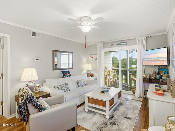 3rd image of 89 Country Club Drive Apt H4