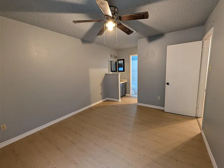 613 Greenlawn Blvd — Photo 8