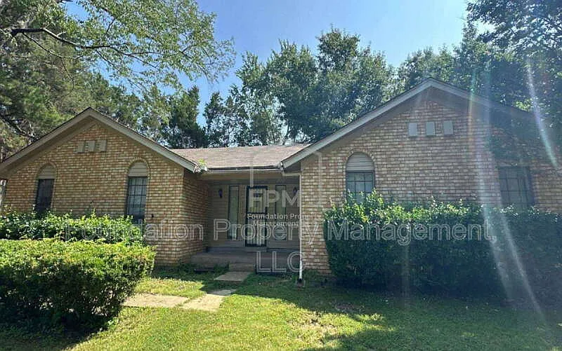 4110 Kingscrest Cv