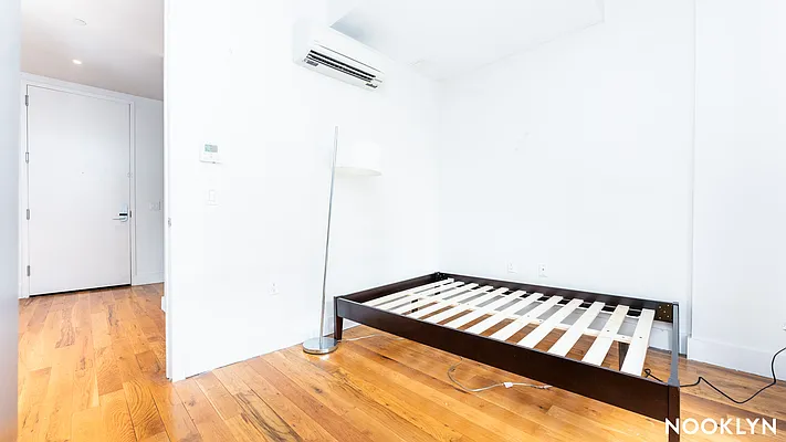 Rented by Nooklyn NYC LLC | media 13