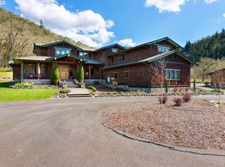 736 Hemlock Ln, Roseburg, OR 97471