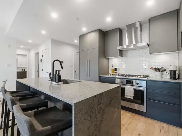 3131 Murray St #327, Pt Moody, BC V3H 1X1