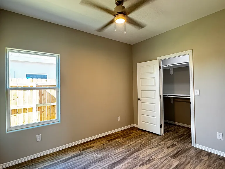 4208 Walnut Ave #2 — Photo 12