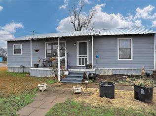 306 Anderson St, Whitesboro, TX 76273