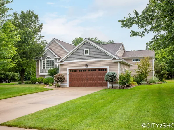 3981 Acadia Dr, Hudsonville, MI 49426