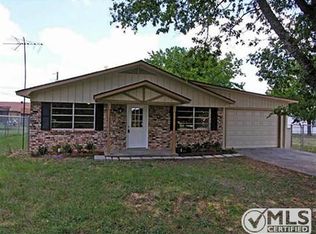 695 E Hickory St, Rhome, TX 76078