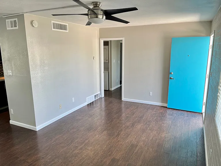 Melrose 36 Place — Photo 11