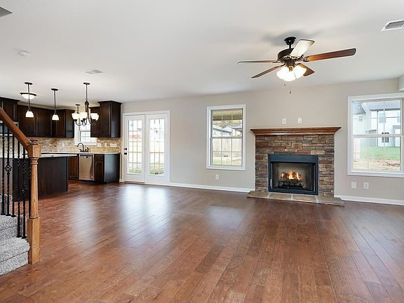 3rd image of 1136 Gentry Dr