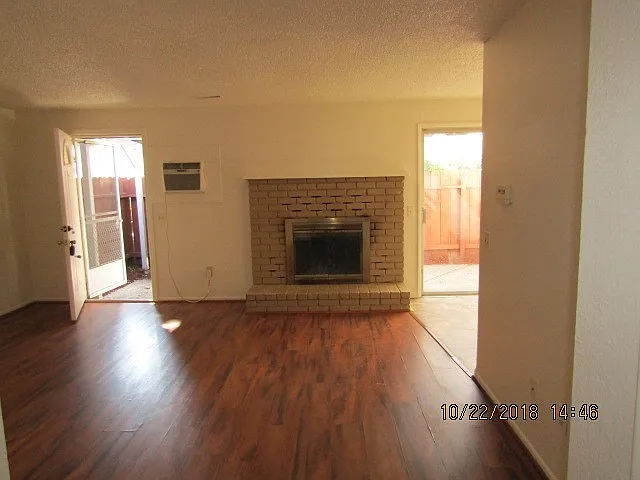 P0065 - 504 S. Holly — Photo 6