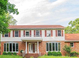 17 Louis Dr, Katonah, NY 10536
