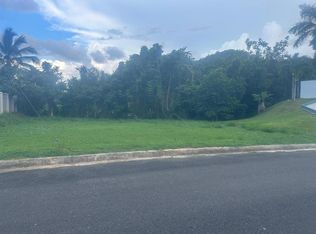 Ruisenor St #910-10, Barceloneta, PR 00617