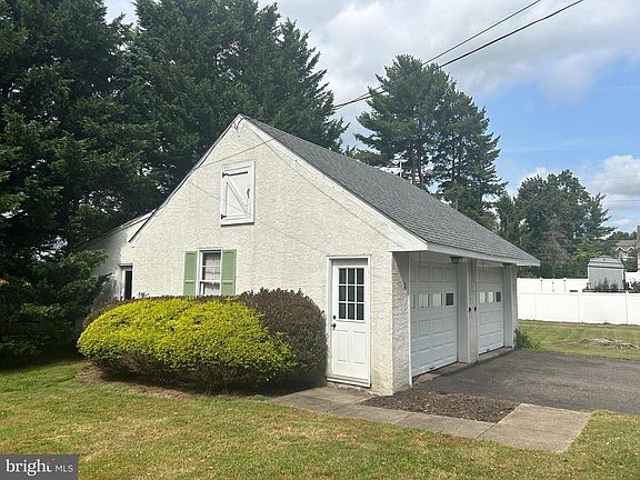 5th image of 24 Burdsal Ave