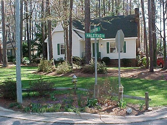 CORNER LOT, WELL LANDSCAPED