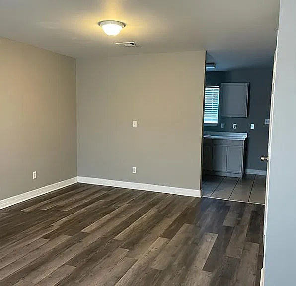 Royal Manor Townhomes — Photo 7