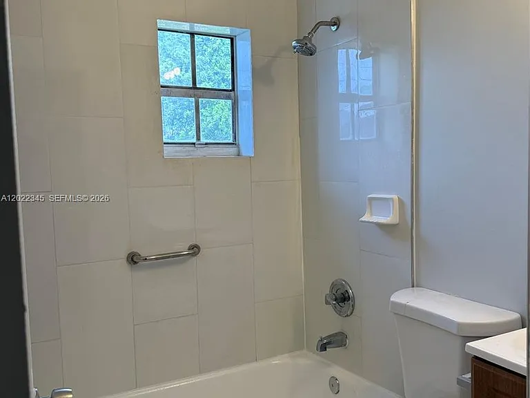 756 NW 5th St — Photo 7