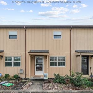 1023 Marina Dr APT 5, Hurricane, WV, 25526