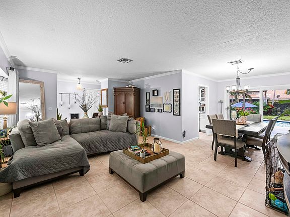 5th image of 6427 Travis Road