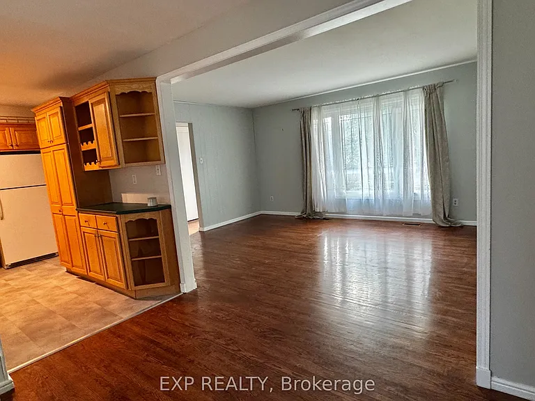 108 Katherine St — Photo 10