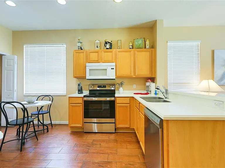 331 Henley Cir — Photo 12