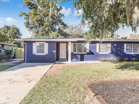 3rd image of 5463 Allamanda Dr