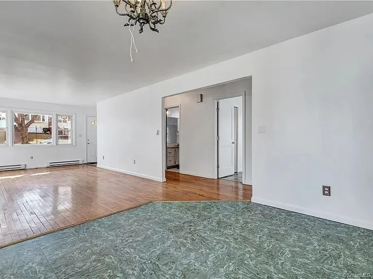 38 Diamond St — Photo 15