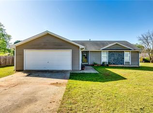 2582 Rosecommons Dr, Hampton, GA 30228