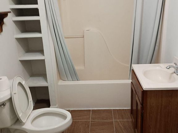 large bathroom lots of storage