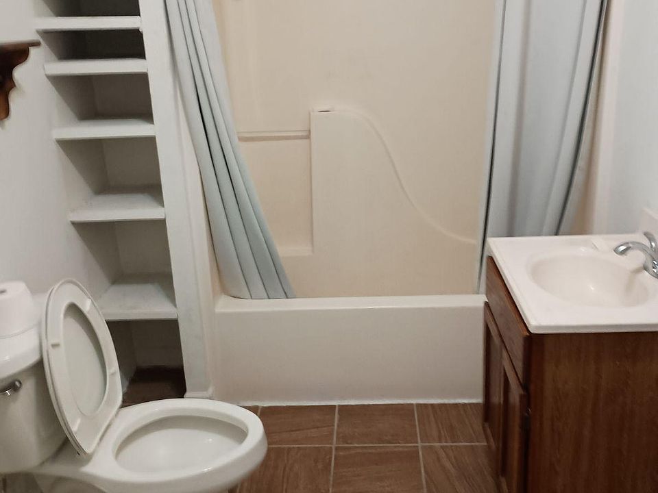 large bathroom lots of storage