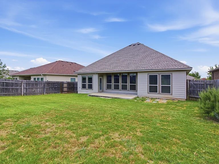 5716 Blackstone Dr — Photo 27