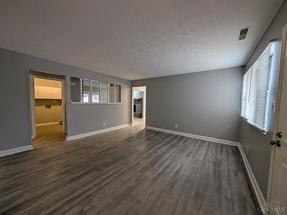 3rd image of 209 Rossman Ct