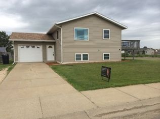 1691 4th Ave E, Dickinson, ND 58601