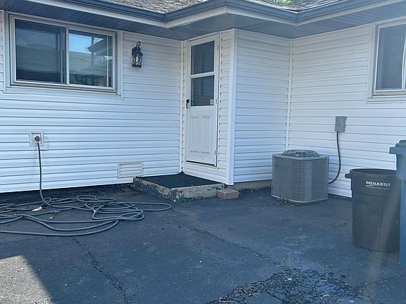 2nd image of 1011 W Hillside Dr