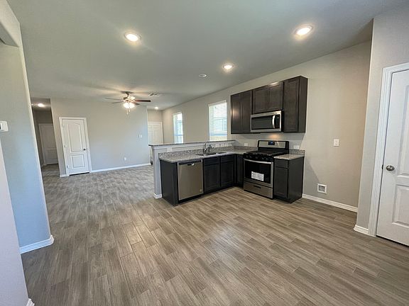 4th image of 24830 Russet Bluff Trl