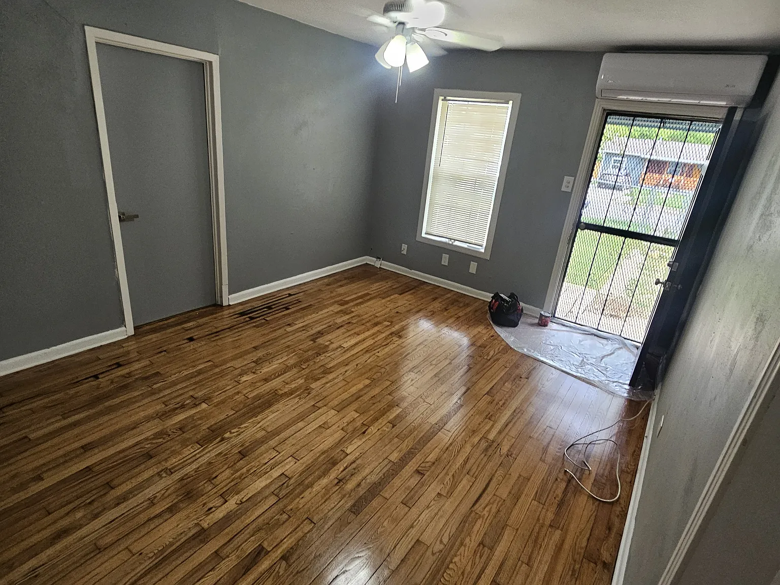 2 bed, 975 sqft, $1,350 — Photo 2