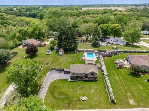 2404 116th Ave W, Milan, IL 61264