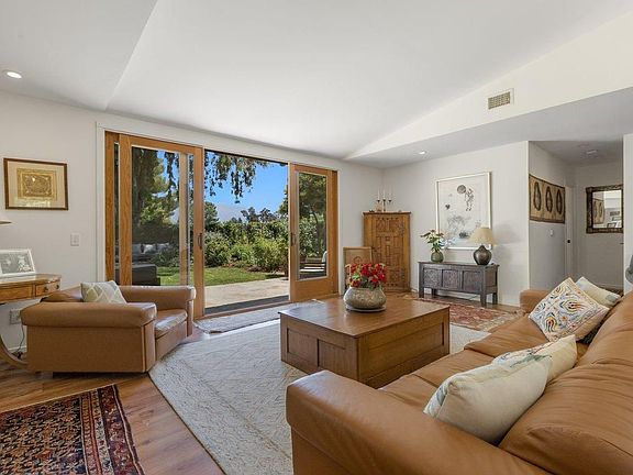 5th image of 34 Taormina Ln